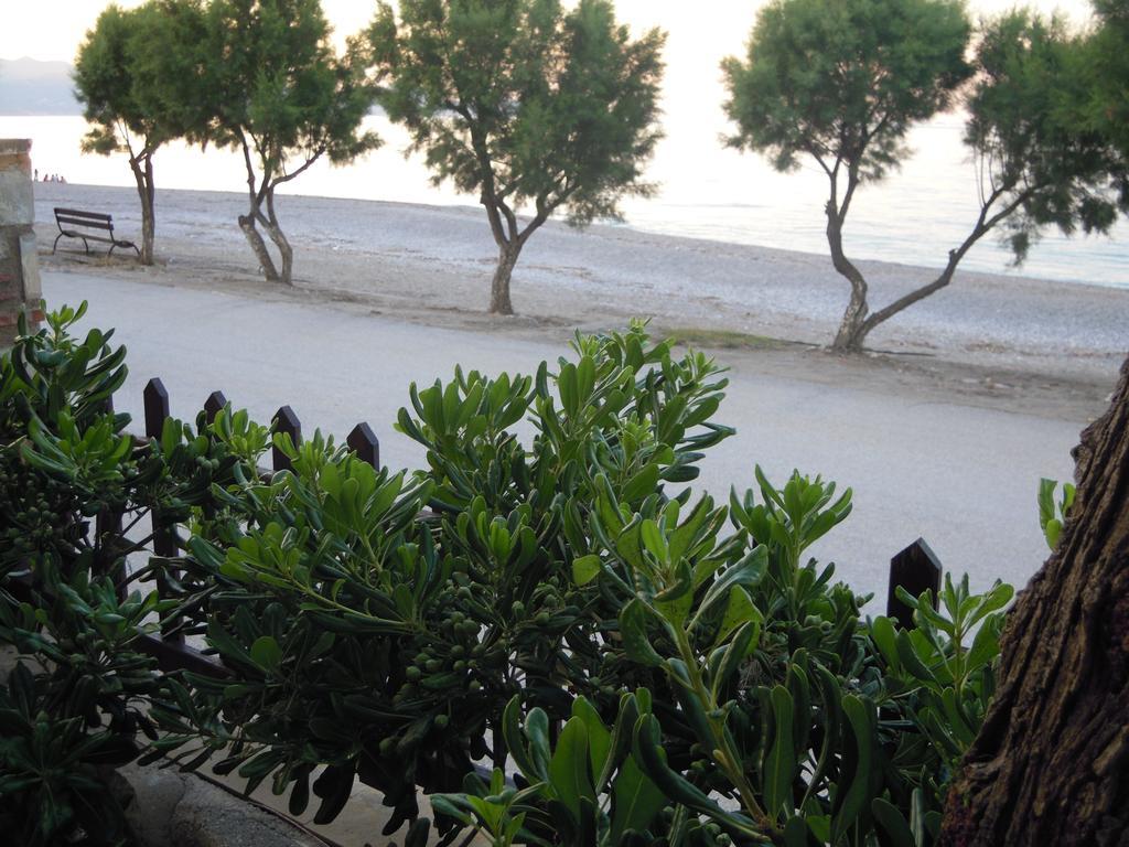 Almirikia Apartments มอร์เตรี ภายนอก รูปภาพ